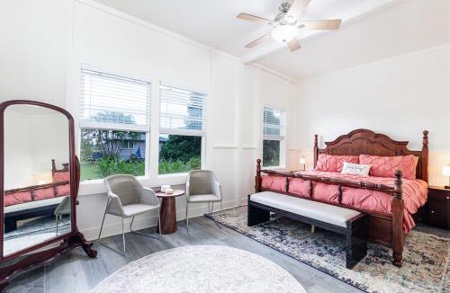 Hilo House | YOUR PERFECT HILO HOMEBASE - Sleeps 10 with AC, WD, BBQ