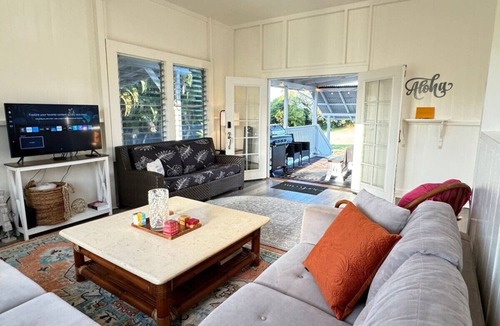 Hilo House | Your Perfect Hilo Homebase - Sleeps 9 with AC