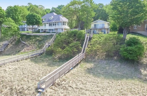 Port Sheldon Cottage | Your private beach! RARE 6Nights available Jun27-Jul3, 20% discount promo!