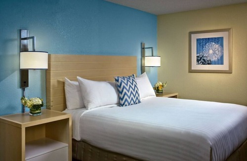 Chesterfield Apartment | Your Relaxing Getaway Awaits! Pets Allowed, FREE Parking & Breakfast!