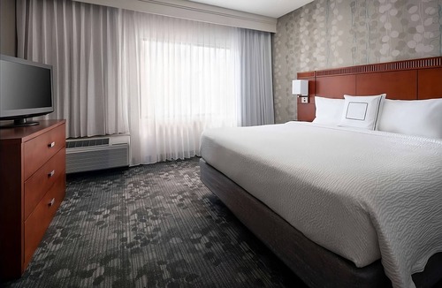 Camelback East Hotel | Your Relaxing Getaway Awaits! w/Pool, Close to Desert Storm Park and Zen Garden