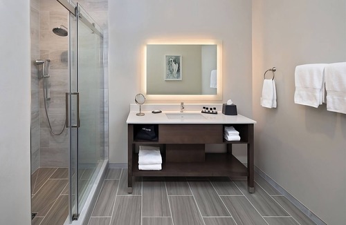 Winters Hotel | Your Relaxing Getaway Awaits! Pets Are Welcome, Free Parking!