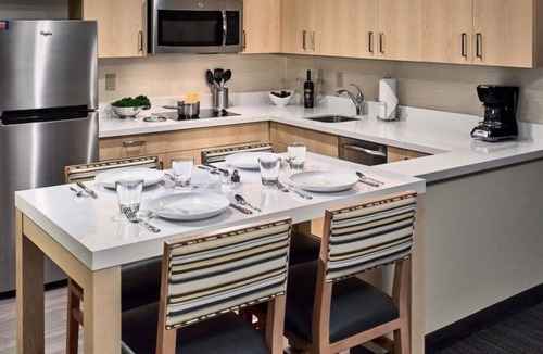 Gwinnett Place House | Your Relaxing Getaway Awaits! Enjoy 4 Family-friendly units with Kitchen!