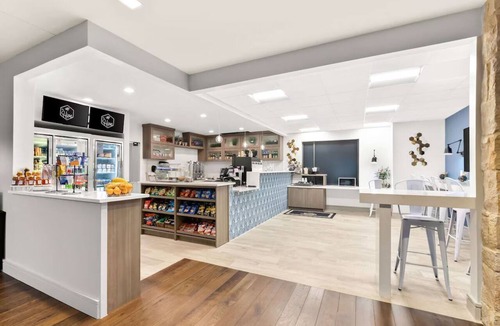 Bee Cave Apartment | Your Relaxing Getaway Awaits! Outdoor Pool Available, Free Parking!