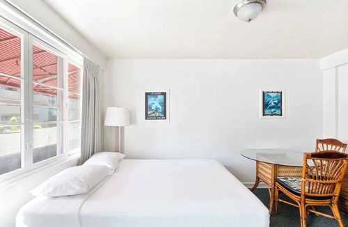 Waikiki Hotel | Your Relaxing Getaway Awaits | Outdoor Pool | Minutes From Diamond Head