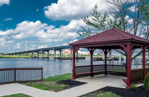 Secaucus House | Your Relaxing Getaway Awaits! Budget-friendly Accommodation, Pets Allwoed