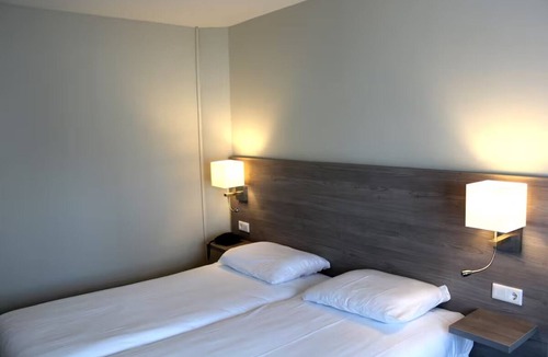 Valkenburg aan de Geul Hotel | Your Relaxing Limburg Retreat with Garden Terrace, Bike Rentals, & Fresh Cuisine