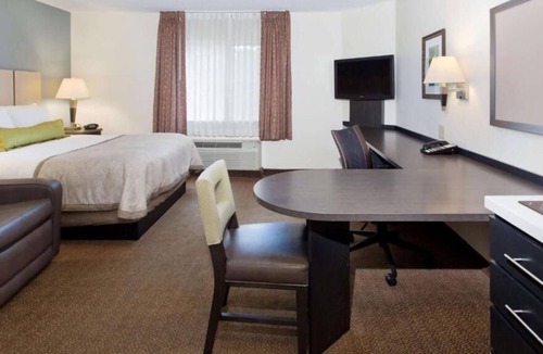 Somerset House | Your Relaxing Getaway Awaits! 4 Comfortable units! Near Colonial Park
