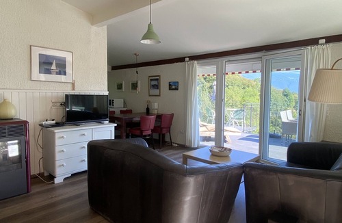 Gardola House | Your search has come to an end! Arrive, switch off and watch TV on the terrace