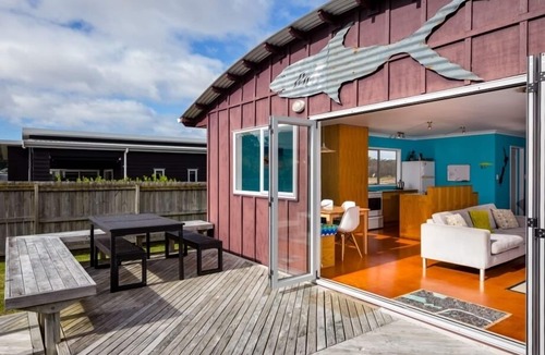 Matarangi House | “Your Stress-Free Beach Break in Matarangi”