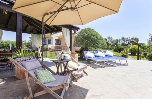 Santa Maria La Palma Villa | Your vacation surrounded by greenery at Villa Irde (6 rooms 6 bathrooms)