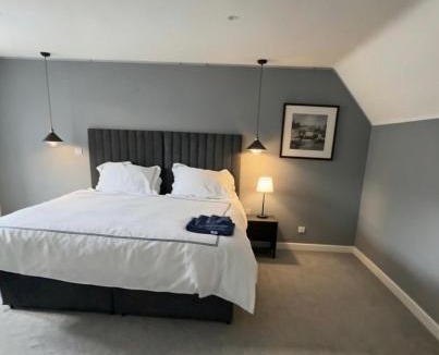 Bedford House | Your Versatile Luxury - Space for All- Sleeps 10