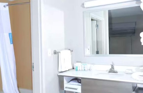 Wesley Chapel Hotel | Your Wesley Chapel Base—Near Tampa Outlets, Zoo, Trails & Dining - 4 Units