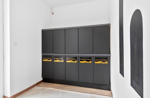 Chaville Apartment | YourSuite Studio Premium à Thème