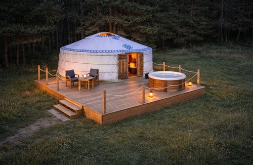 La Bastide Cabin | Yourte Méloa- Jacuzzi.unusual & natural stay in the heart of the verdon, haut var.