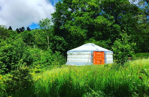 Saint-Antheme RV Rental | Yourte Supérieur 4 place