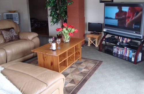 Invermere Apartment | * Ypcfitness & Accomodations *