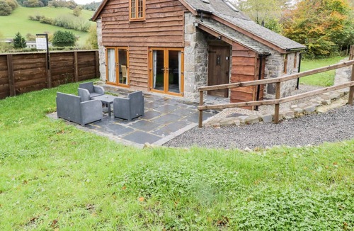 Llanfyllin House | YR HEN EFAIL, pet friendly, character holiday cottage in Llanfyllin