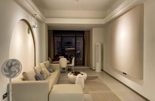Gangkou District Apartment | Yue Bamboo Yaju - Welcome Home - 180 square cream color smart big bed room - Large french window - Spacious and bright - Super comfortable mahjong environment - Enjoy cooking fun