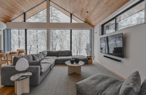Hokujo Ski Chalet | Yūgen - The ultimate in secluded luxury 4 bedrooms