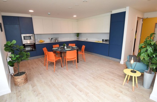 Cork City Centre Hostel | Yugo Explore - Lee Point