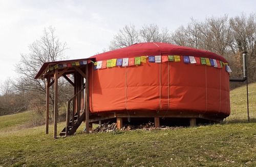 Beaulieu Cabin | Yurt and eco-friendly rooms in the heart of nature, very quiet, vegetarian meals available
