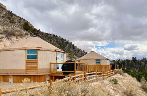Orderville House | Yurt Overlook #01 with AC and Private Bath King Suite