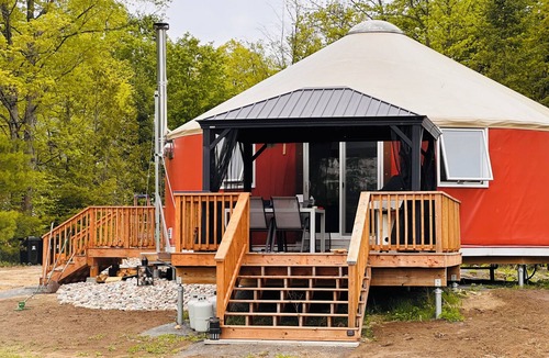 Lanark Highlands Cottage | Yurtopia on the Lake