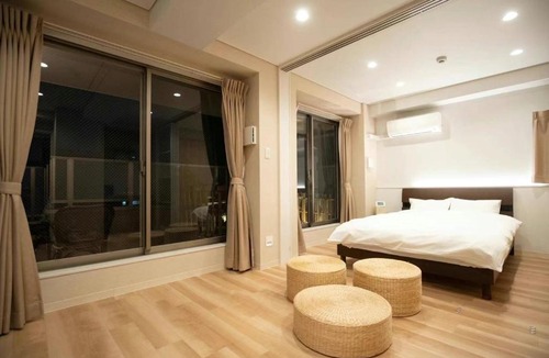 Dotonbori Apartment | Yushu Futaba