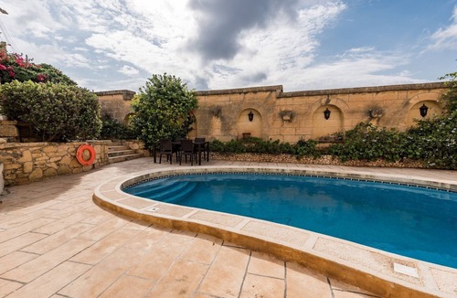 Sannat House | Zabbetta - characteristic farmhouse with great pool and beautiful views