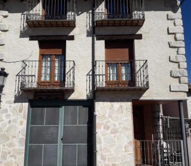 Rascafria House | Zaguan