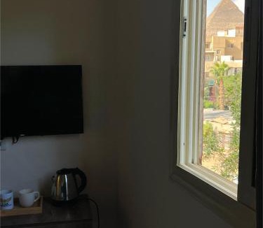 Giza Bed & Breakfast | Zak Pyramids Inn