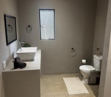 Hartbeespoort Cabin | ZAKA Lodge
