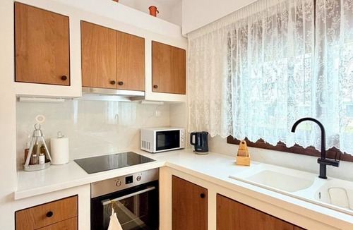 Stalida Apartment | Zála Accessible Studio | Steps from the beach in Stalis