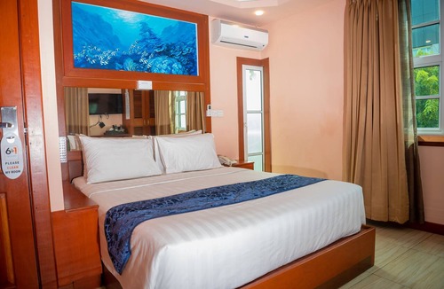 Male House | ZAN LODGE