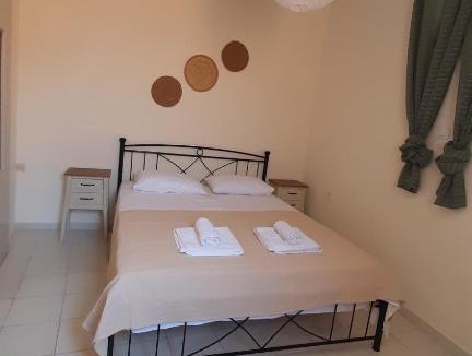 Ermoupoli Apartment | Zar 3