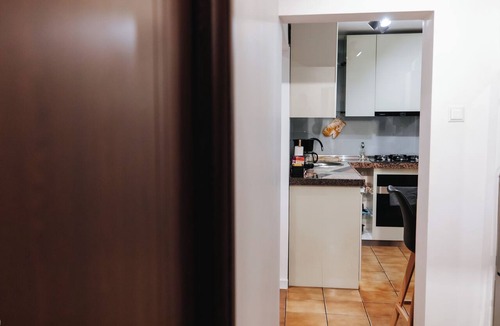 Tirgu Jiu Apartment | Zaza Apartment: Urban Retreat near Brâncuși's Axis!