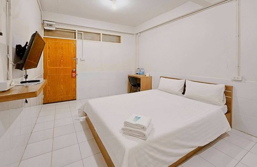 Khanna Yao Hotel | Ze Residence Ramintra