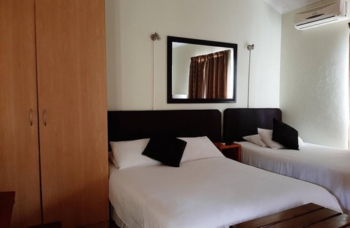 Lephalale Bed & Breakfast | Zebra Guest House