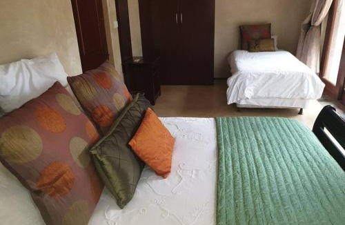 Leeupoort Villa | Zebula Golf and Wildlife Estate - Great Heights Pax 16 - Moi Signature Luxury villa