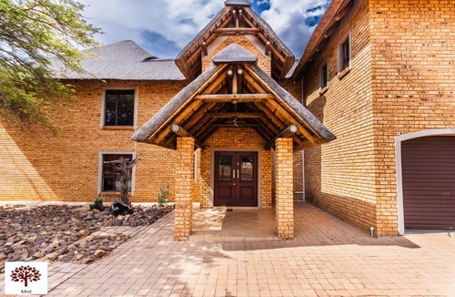 Leeupoort Villa | Zebula Golf and Wildlife Estate - Spectacular View Pax 13 - Moi Signature Luxury villa