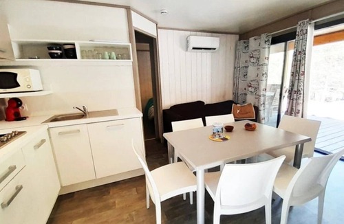 Saint-Auban Ski Chalet | ZEcamping 2 étoiles piscine locatif TV clim 36m2 6 pers