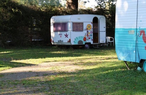 Sauxillanges House | ZEcamping 3 étoiles piscine animaux acceptés club enfant tente 8m2