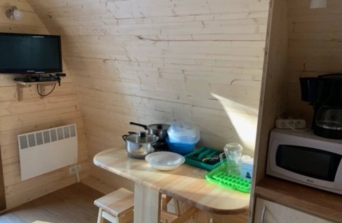 Chateauroux Ski Chalet | ZEcamping 3 étoiles familial espace aquatique locatif TV BBQ clim 16m2