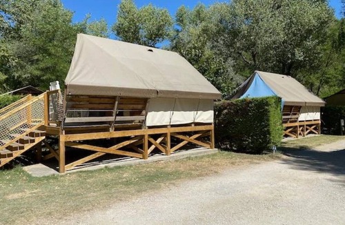 Saint Maime Cabin | ZEcamping 3* espace aquatique animaux acceptés animations locatif 21m2