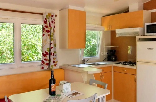 Clairvaux-les-Lacs House | ZEcamping 3* familial piscine accès direct plage locatif 22m2 4 pers