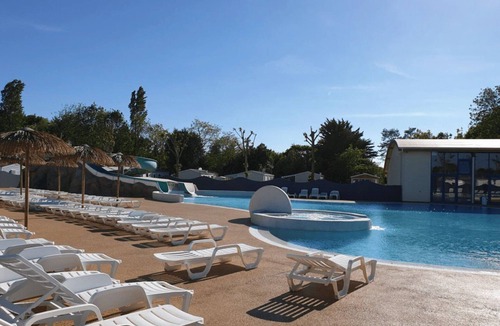 Angles House | ZEcamping 4* pet friendly terrain multisports piscine couverte