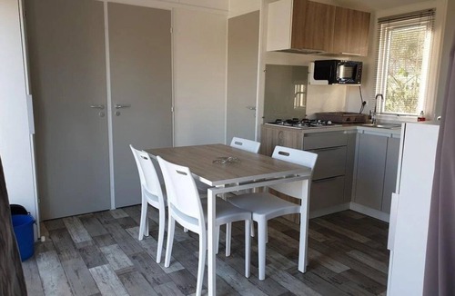 Pressignac House | ZEcamping 4* piscine couverte locatif TV 24m2