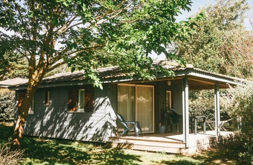 Saint-Denis-d'Oleron Ski Chalet | ZEcamping 2 étoiles 500m plage piscine couverte cottage TV LV clim 35m2