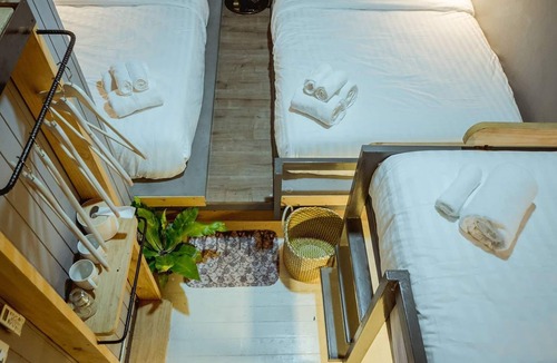 Wat Sam Phraya House | Zeds Hostel Bangkok